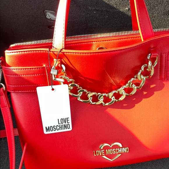 Love Moschino Signature Red Heart Chain Handbag - Picture 2 of 16